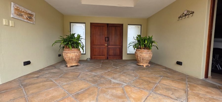 4 Bedroom Property for Sale in Stilbaai Wes Western Cape